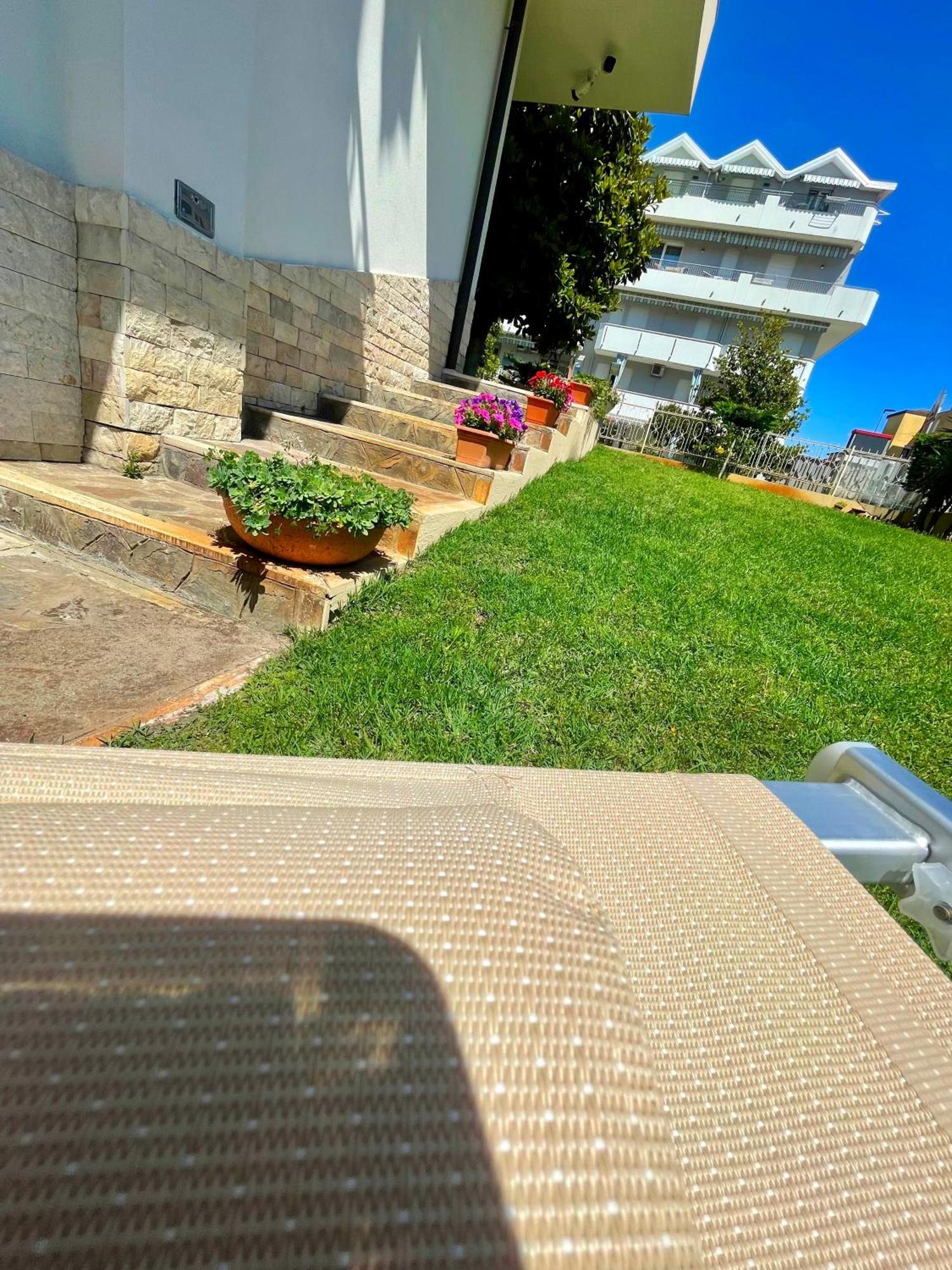ソットマリーナ Palazzina Del Soleヴィラ エクステリア 写真
