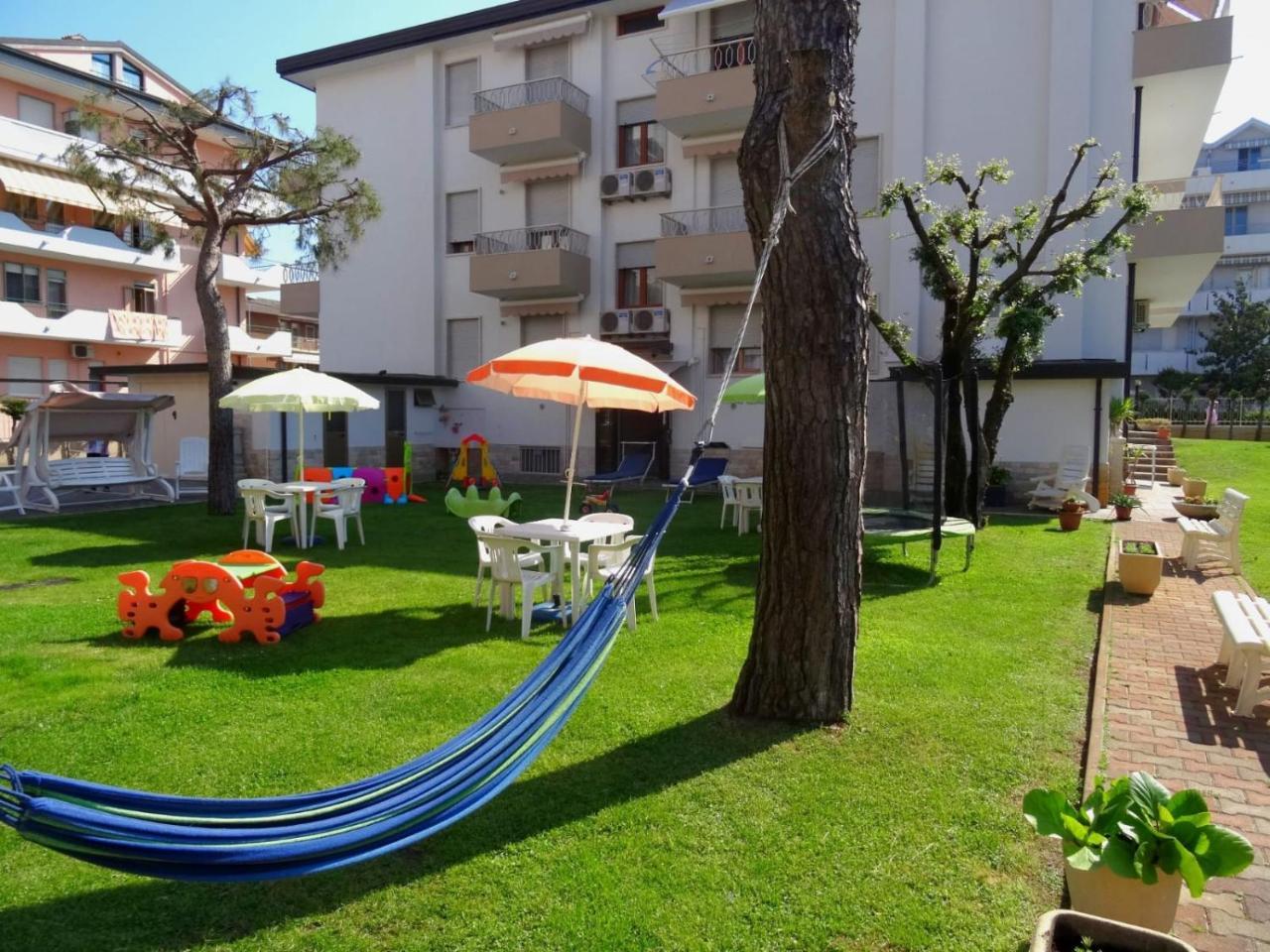 ソットマリーナ Palazzina Del Soleヴィラ エクステリア 写真